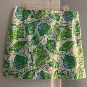 Lilly Pulitzer Size 10 Seashell Skort with Back Zip and Button Closure